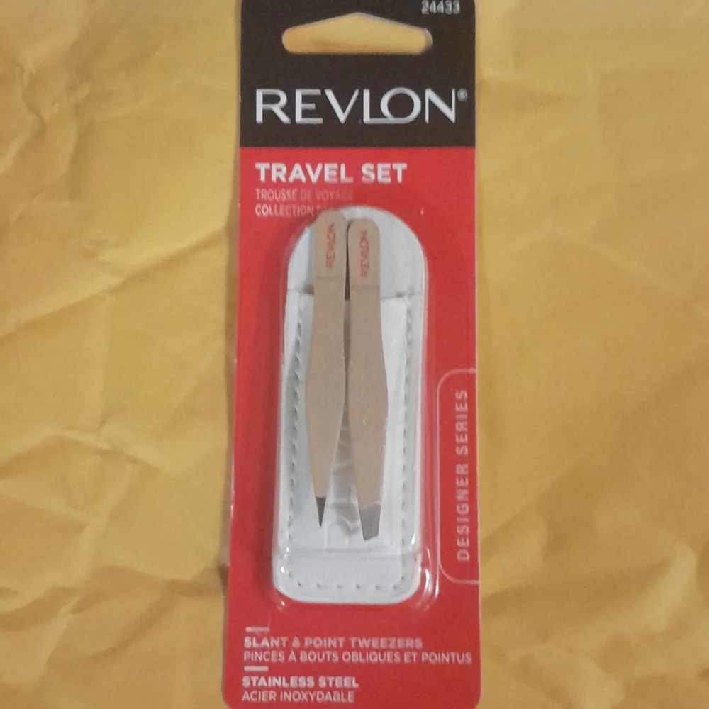 - Revlon travel set nib!